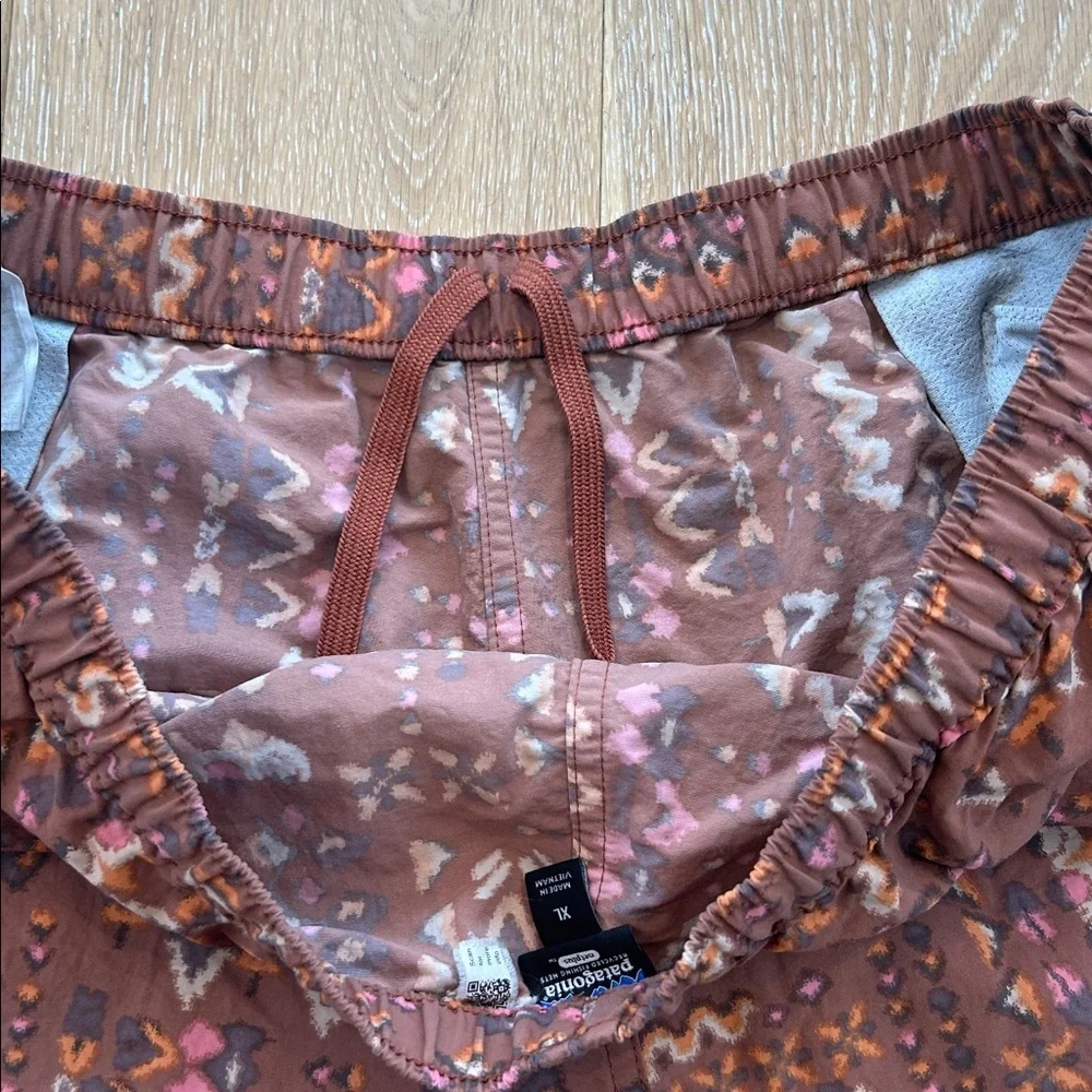 Patagonia Shorts - Picture 7 of 7